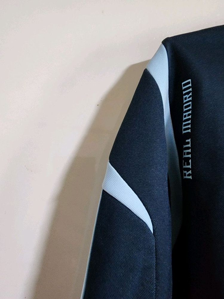 아디다스레알마드리드 맨투맨 이미지