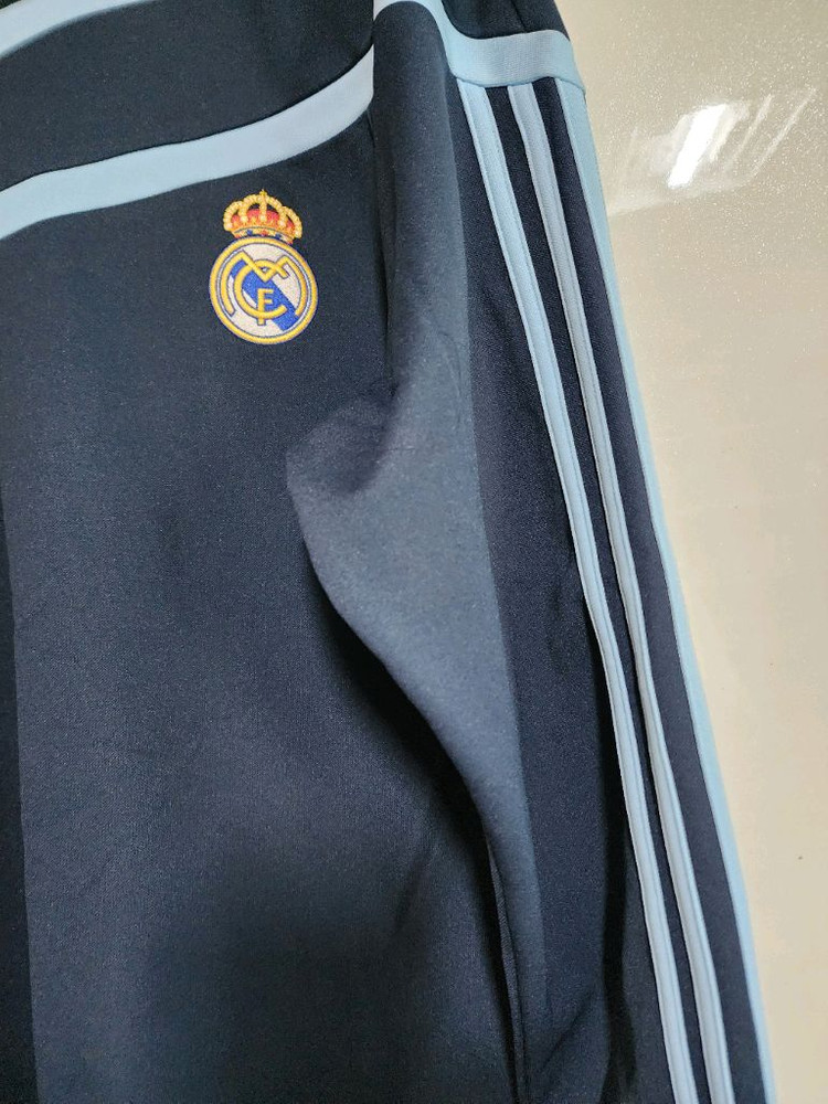 아디다스레알마드리드 맨투맨 이미지