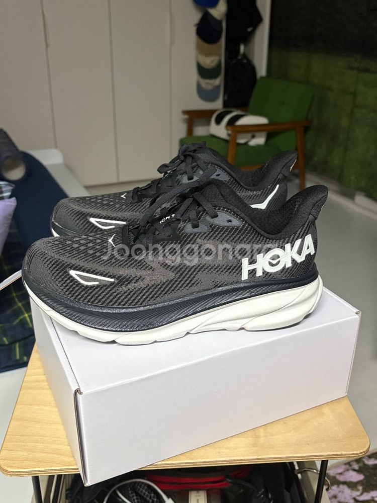 호카 여성 클리프톤 9 와이드 250mm 팝니다.--2