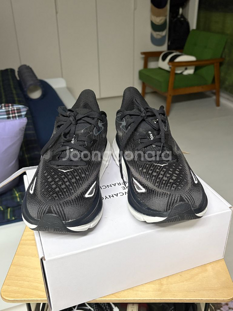 호카 여성 클리프톤 9 와이드 250mm 팝니다.--1