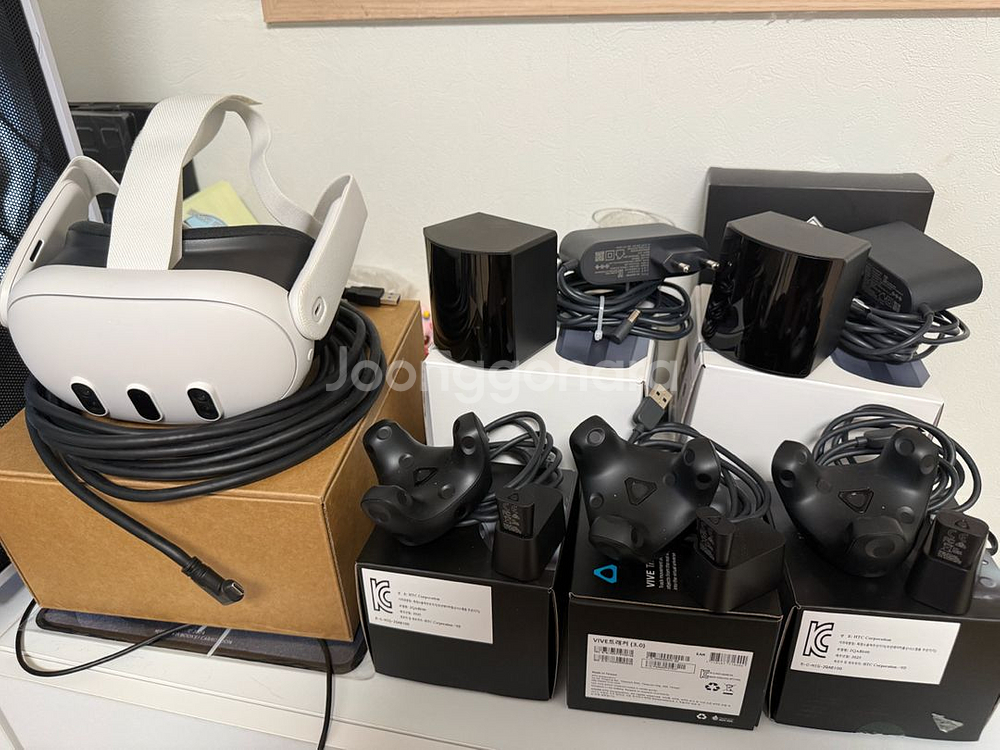 메타퀘스트3 + 베이스스테이션2.0 + 바이브 트래터3.0 팝니다!--0