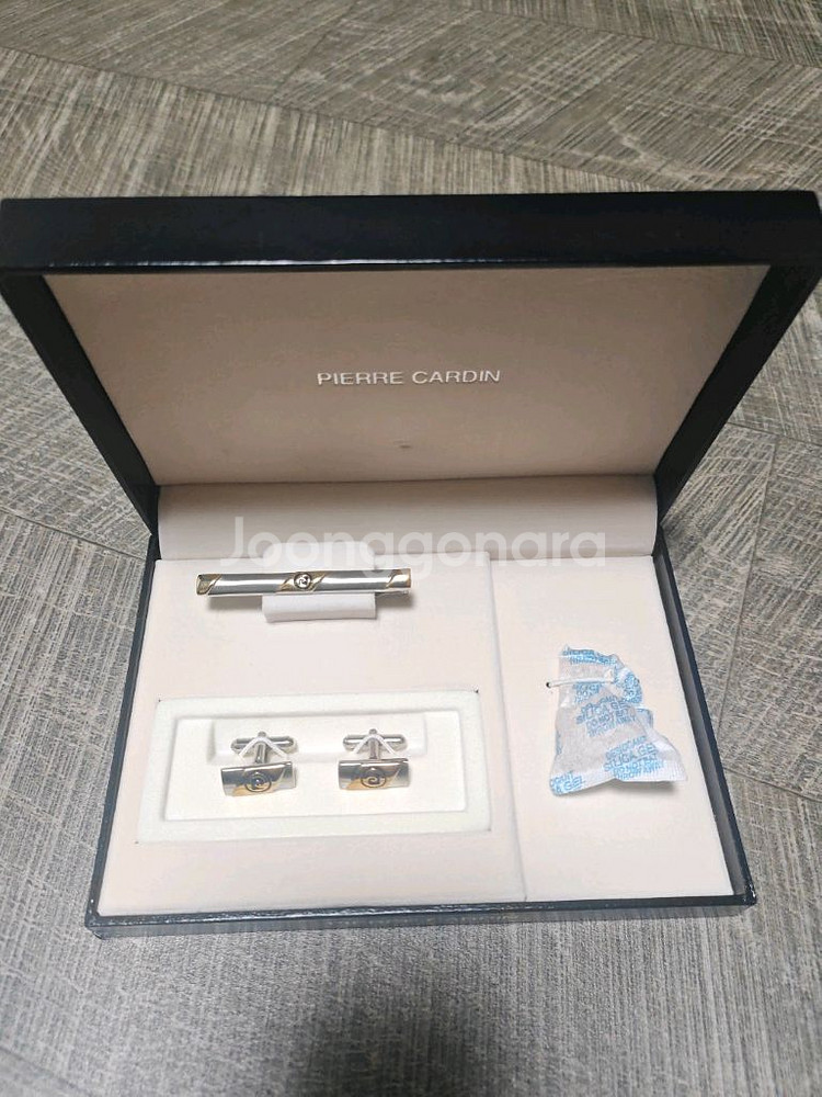 피에르가르뎅 커프스세트팝니다 미사용 새제품--1