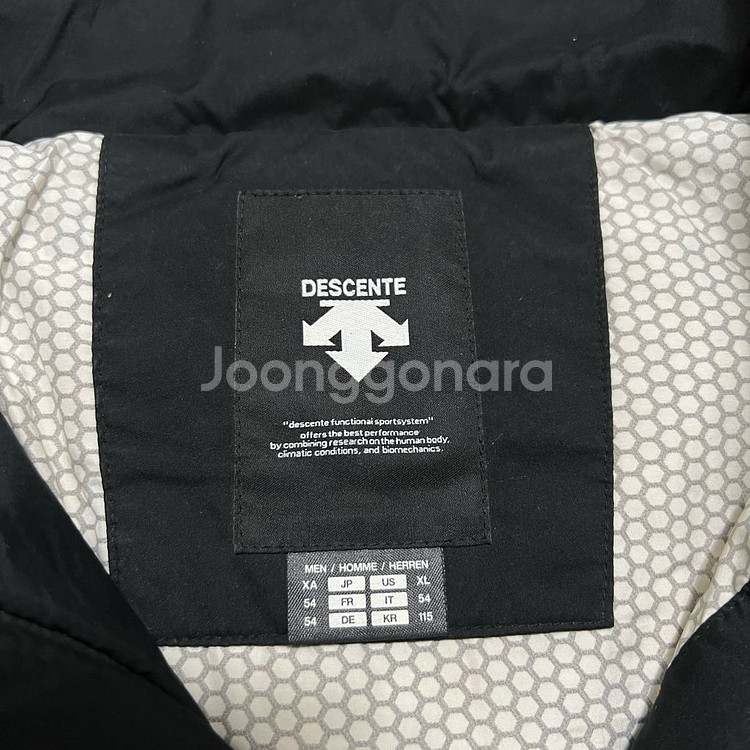 데상트 런 여성 덕다운 크롭후드 패딩 조끼 [블랙] 3XL/115--4