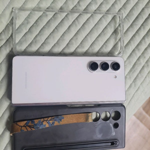 갤럭시 z폴드5 512GB 크림 삼성케어양도가능