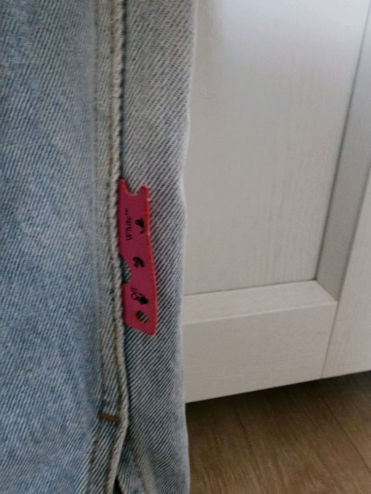 오프화이트 플라워 자수 데님 재킷--2