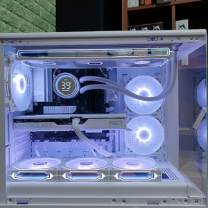 미사용 ) 9800X3D & RTX5070 컴퓨터 pc