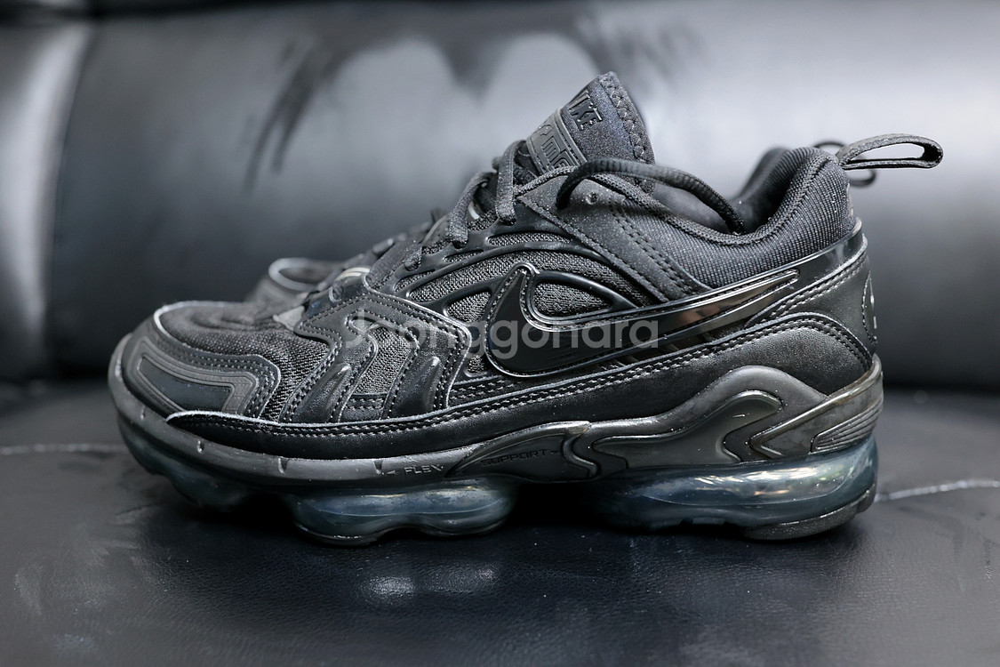 무광 블랙의 끝판왕 나이키 에어맥스 EVO--1