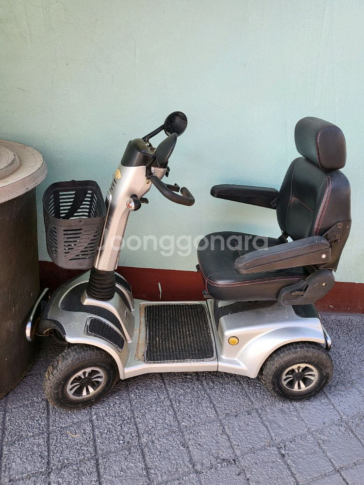 전동 휴대용 장애인 보행기--0