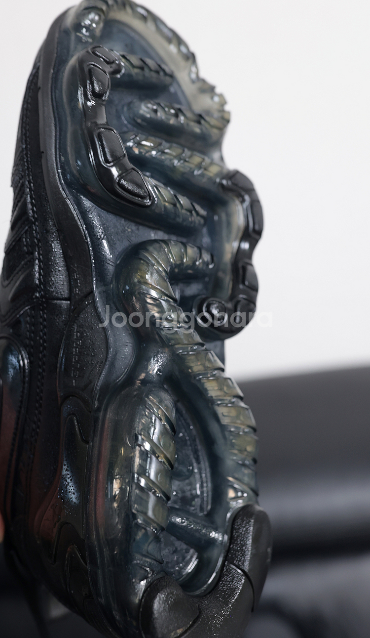 무광 블랙의 끝판왕 나이키 에어맥스 EVO--7