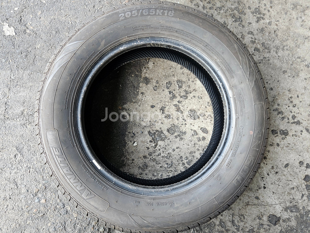 2056516 205 65 16 안나이트 신품급 타이어 셋트 팝니다--2