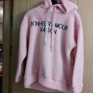 부클리스 후드티