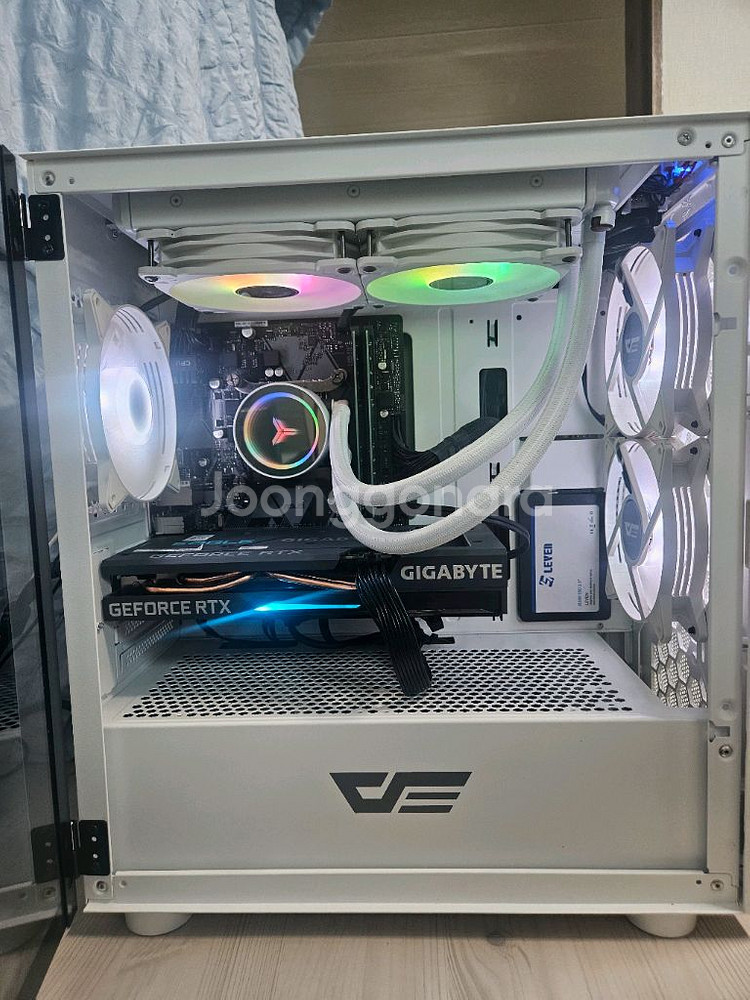 (급처)인텔i7-9700 램32G 지포스3060 수냉화이트 본체!~--6