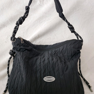 블랙 나일론 숄더백