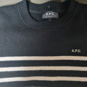 아페쎄 스트라이프 니트 스웨터