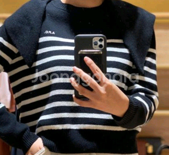 아페쎄 스트라이프 니트 스웨터--4