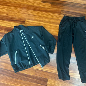 뉴발란스키즈 바람막이 점퍼 바지 일괄 (사이즈 140)