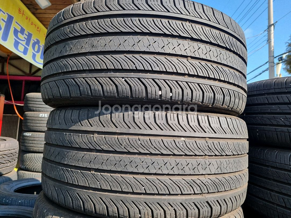 265 35 20 콘티넨탈 중고타이어 2개판매--0
