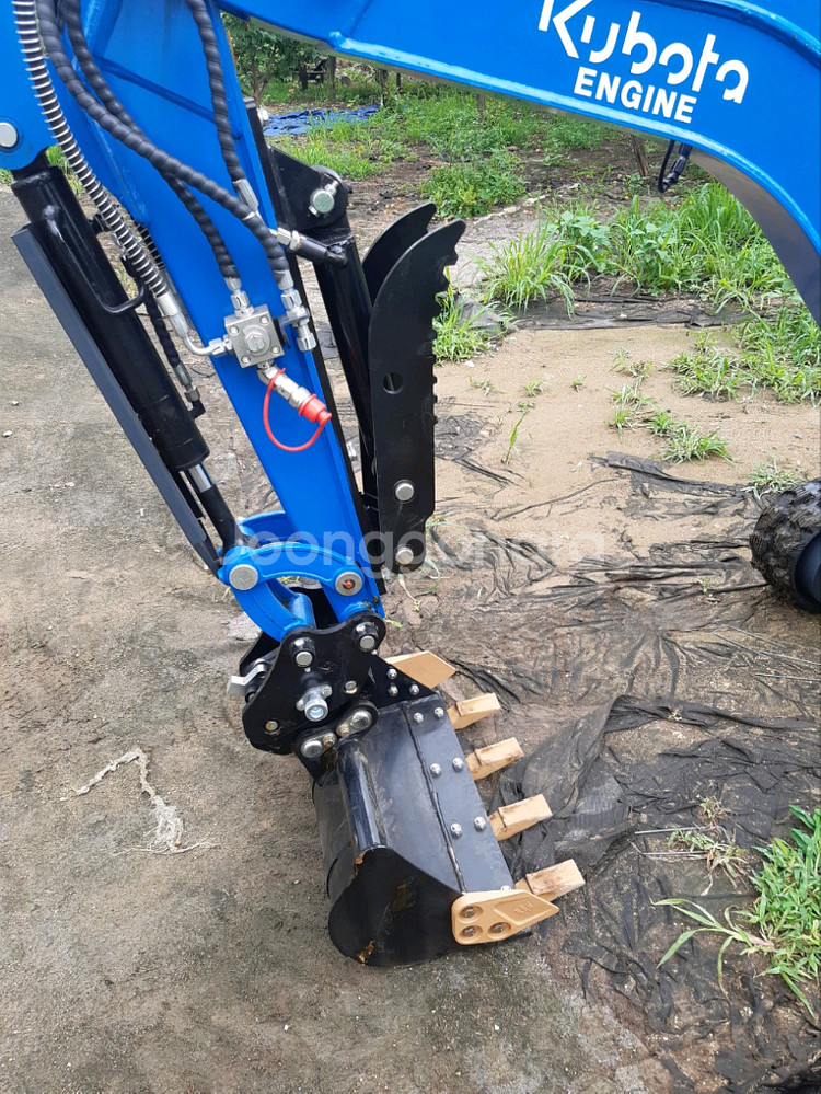 밭농사용 소일꺼리용 농장용 미니굴삭기 1톤--1