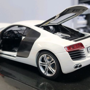 교쇼1/18 1:18 audi r8 4.2판매