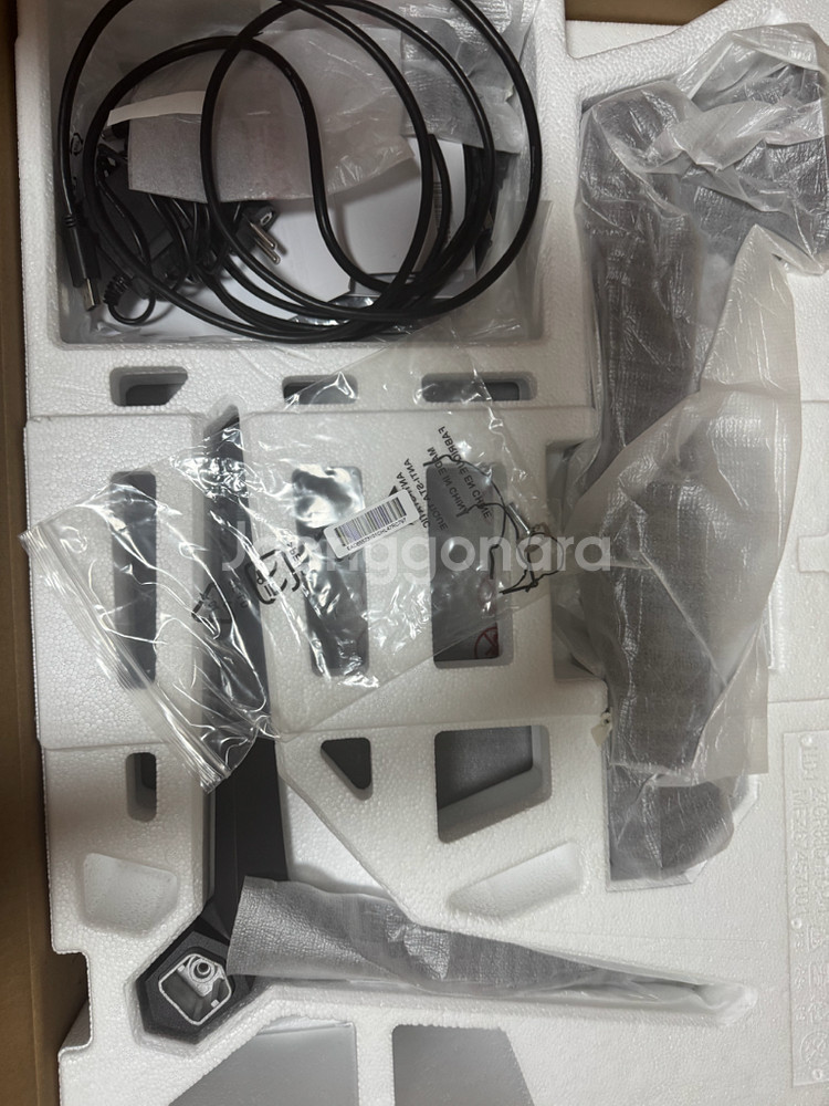 LG 울트라기어 27GR83Q QHD 240Hz 모니터 판매합니다--2