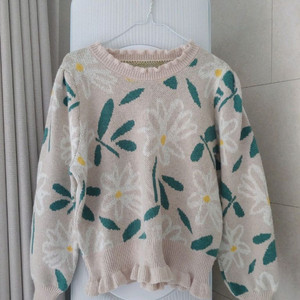 여성 플라워 프릴 포인트 니트(반값택포9천원)