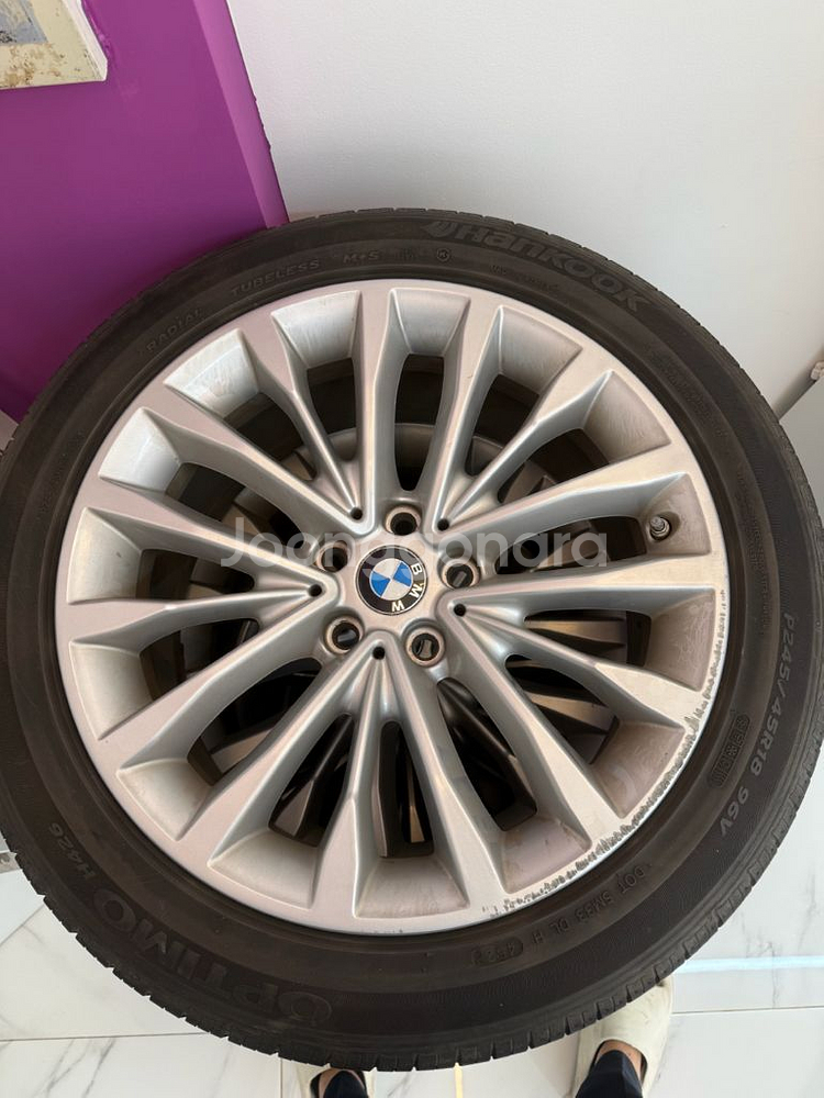 대구 BMW G30 5시리즈 18인치 휠타이어 한대분판매--0