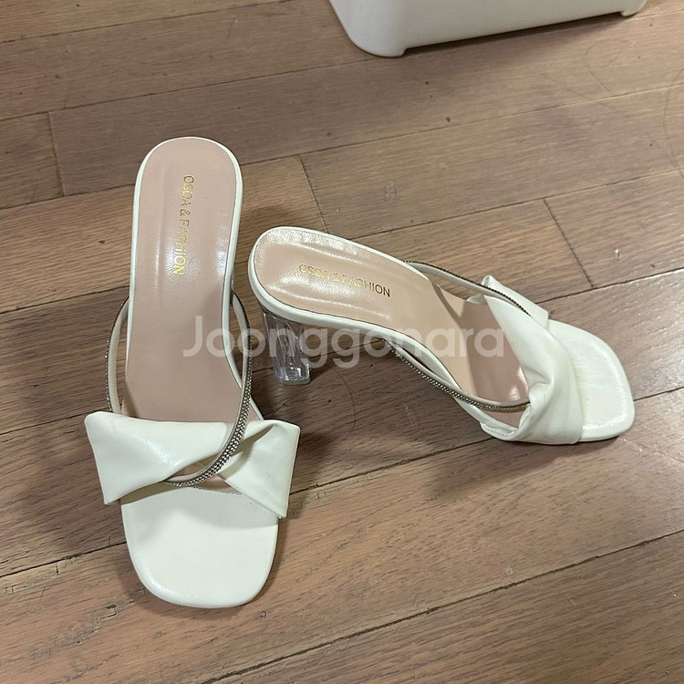 메탈 체인 장식 뮬 샌들--0