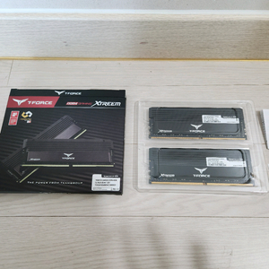 T-force Xtreem 8GB x 2 DDR4 4000MHz 오버클럭램
