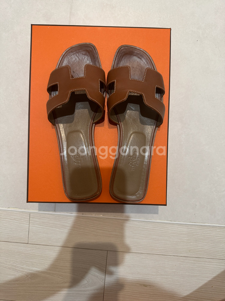 에르메스 오란 슬리퍼 브라운 37.5 240--0