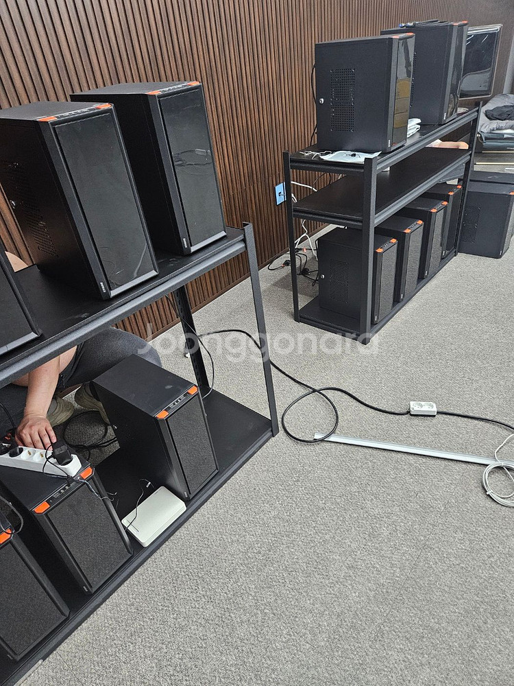 (개인) 리니지M 10계정 작업장 쓰던 PC 데스크탑 본체 팝니다--2