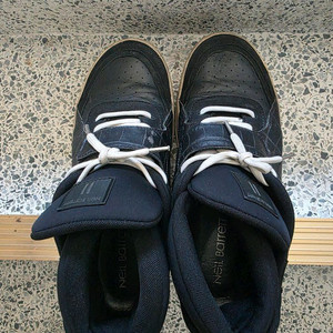 닐바렛 블랙 가죽 반탑 스니커즈 팝니다 구두 로퍼