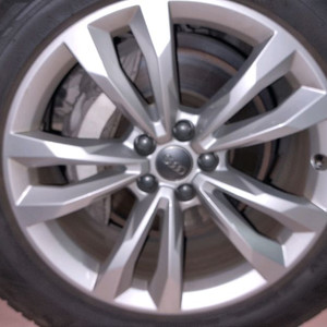 아우디 Q7 4M 19인치 순정휠 + 금호타이어