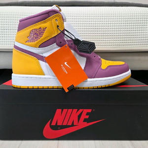 조던 1 레트로 하이 OG 유니버시티 골드 [280,새상품]