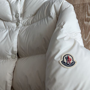 몽클레어 여성 패딩 점퍼