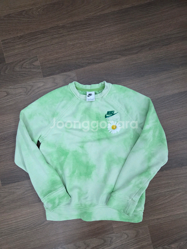 나이키 키즈 데이지 맨투맨 티셔츠 L(75) 사이즈 처분합니다--1