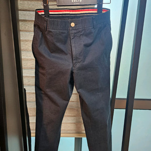 톰브라운 치노 팬츠