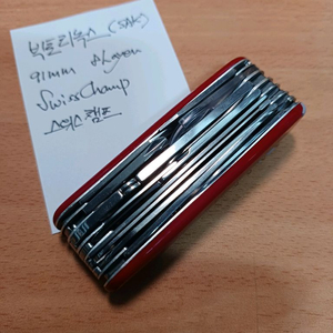 빅토리녹스 멀티툴 스위스챔프