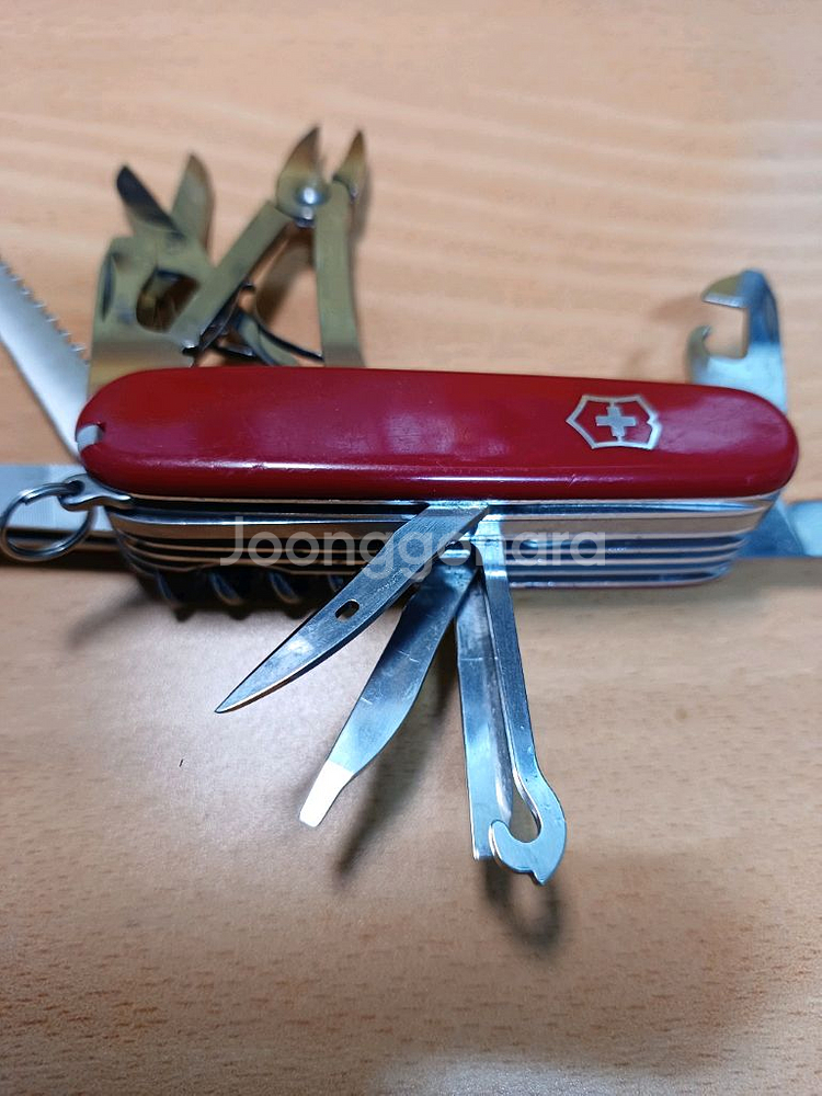 빅토리녹스 멀티툴 스위스챔프--5