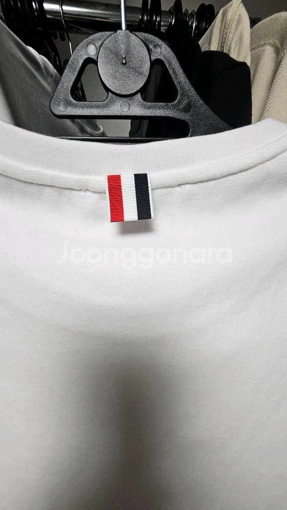 톰브라운 반팔 티셔츠--4