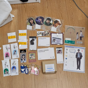 선업튀 팝업 굿즈(원가양도)&부산팝업포카(일괄세트)