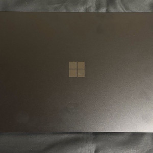 서피스 랩탑 5 블랙 영문키보드 32/512외관 깨끗하고배터리 상태도 좋아요영문 키보드라 이쁘고 스페이스바도 넓어요