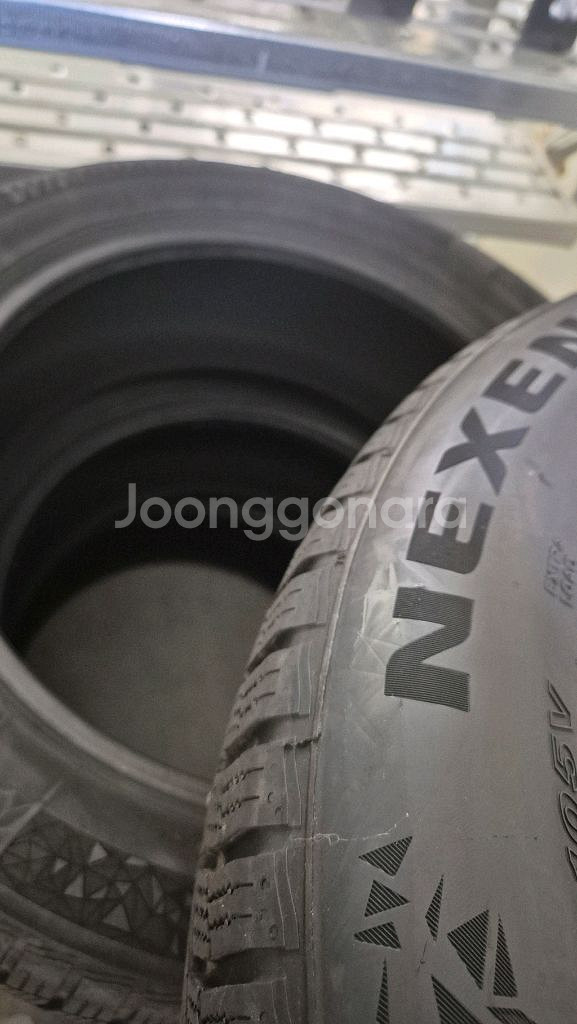 넥센 윈가드 235 55 19 윈터 타이어 4짝 한대분--3