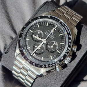 오메가 스피드마스터 문워치 사파이어 (2022.9 신촌 현대백화점)