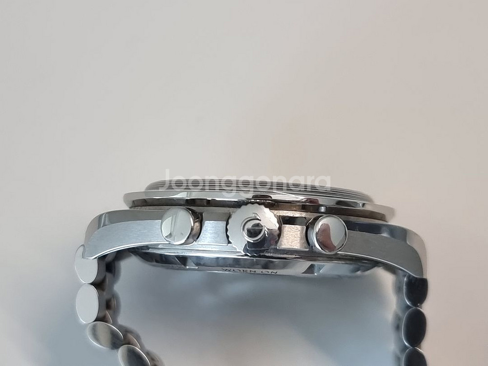 오메가 스피드마스터 문워치 사파이어 (2022.9 신촌 현대백화점)--4