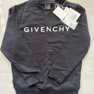 [거의 새상품] 지방시 키즈 맨투맨 스웻셔츠 12Y 달마시안