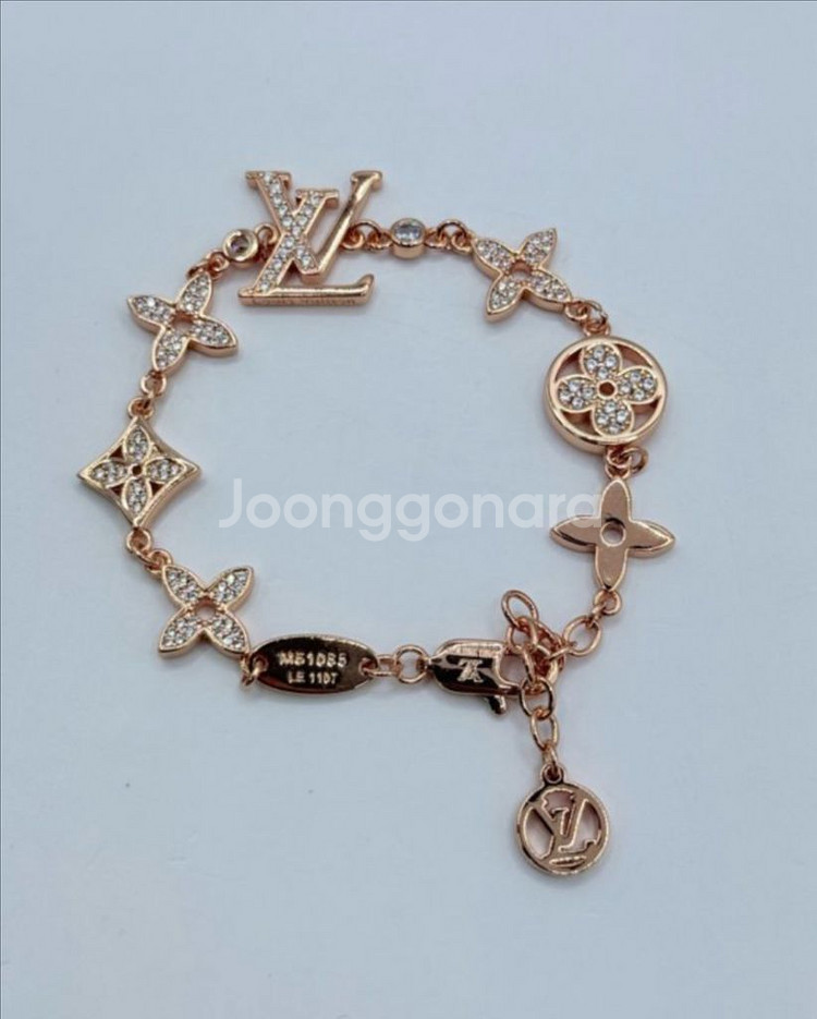 루이비통 이딜 블라썸 멀티 모티브 팔찌--1