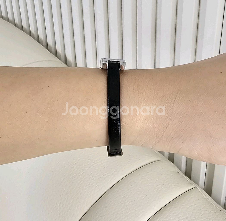 구찌 은장 여성 3900L 가죽 시계 손목시계 여자 팔찌--1