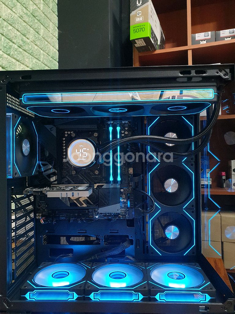 미사용 ) 9800X3D & RTX5070TI 컴퓨터--2