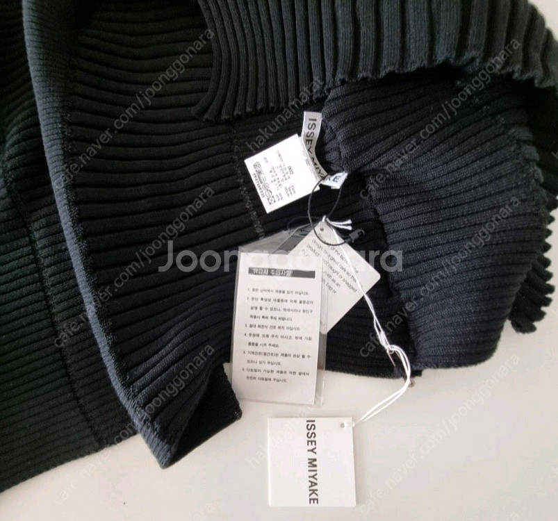 이세이미야케 플리츠플리즈 칼럼니트 가디건 블랙 새상품--4