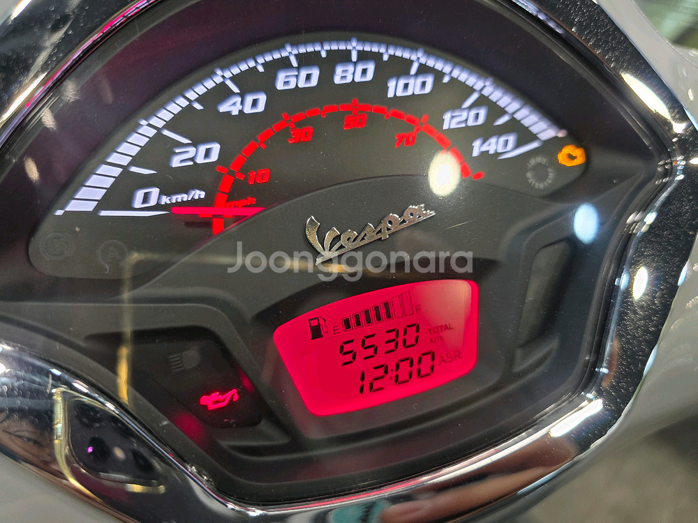 베스파 GTS300 22년식 판매합니다--5